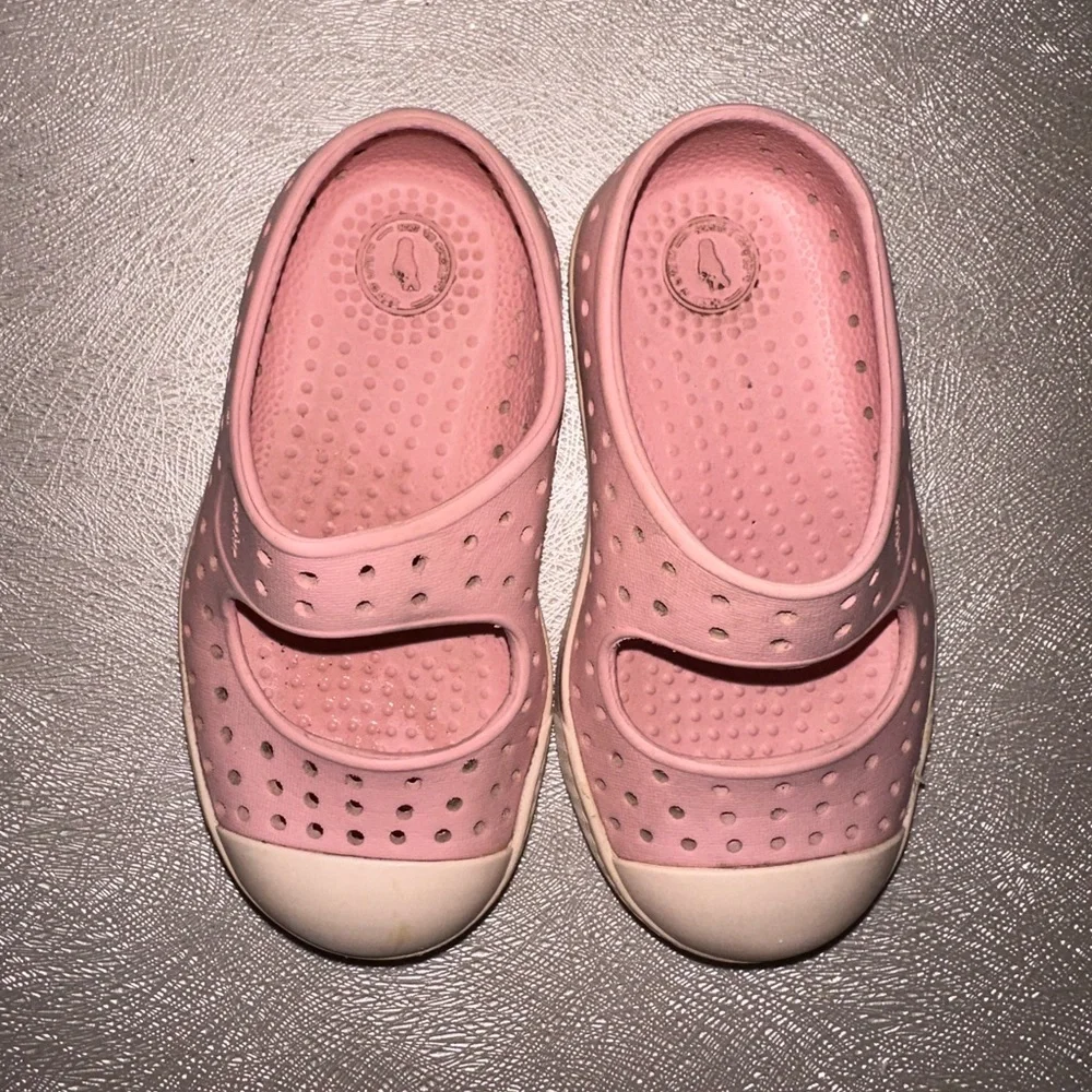 Native Pink and Cream Kids slip on Sneakers C6 play casual summer